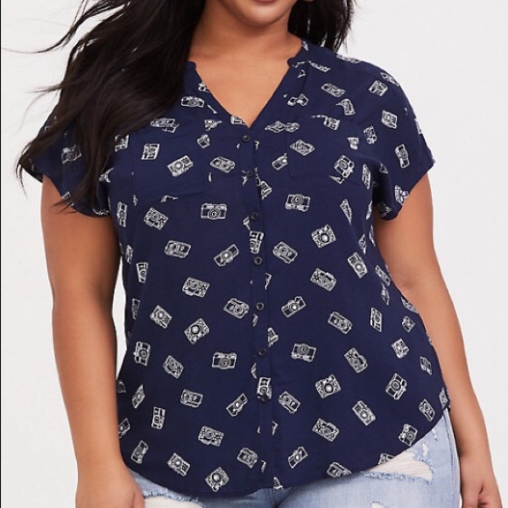 Torrid 3 Navy Camera Print Challis Dolman Blouse
